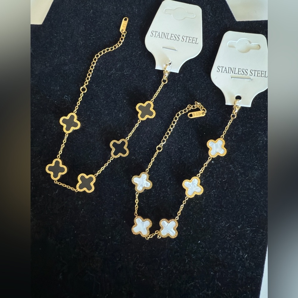 2pcs Elegant Gold and White Stainless Steel Clover Bracelet Set